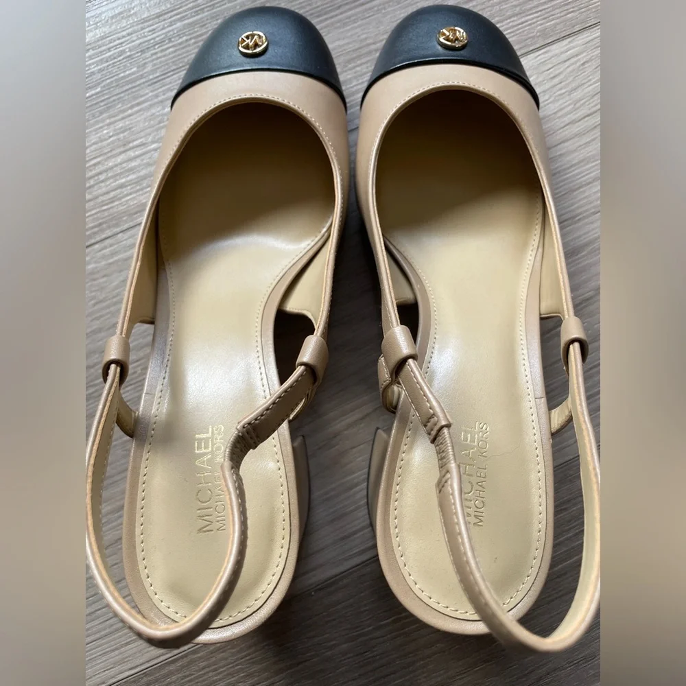 Michael Kors Tan Block Heel Sandals - Picture 4 of 11